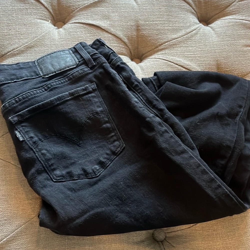 711 black Levi’s